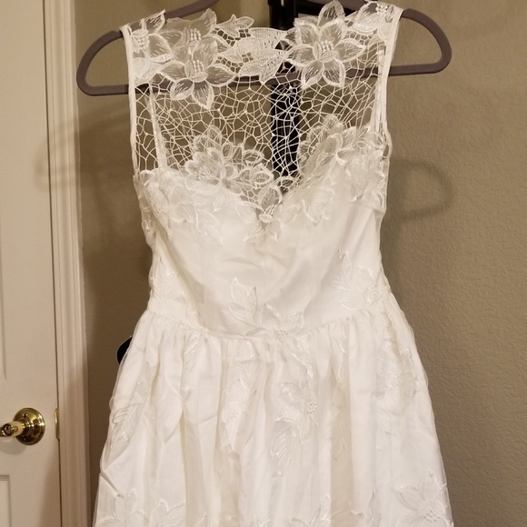 New Bebe lace dress
